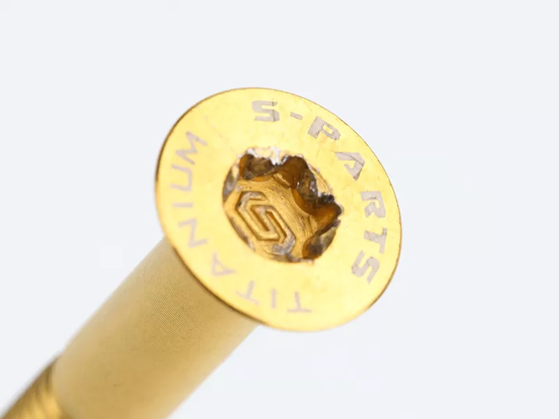 工具使用不当造成工具槽及LOGO磨损